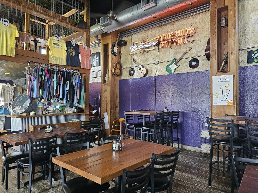 shorty-pants-lounge-and-marina-001