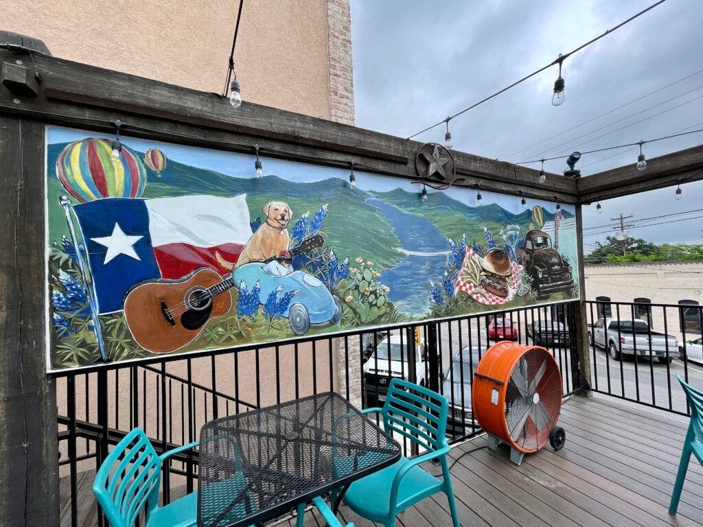 rae-s-rbar-and-grill-007