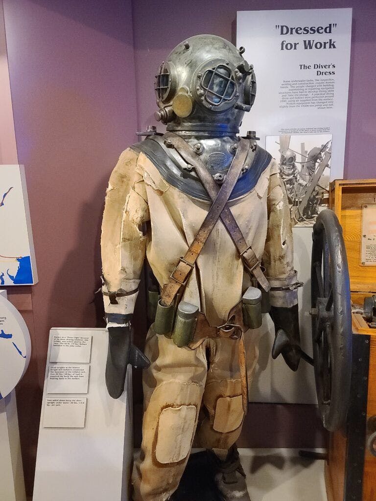 lake-superior-maritime-visitor-center-002