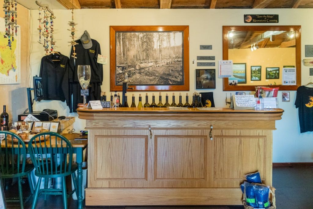 moonstone-crossing-tasting-room-011