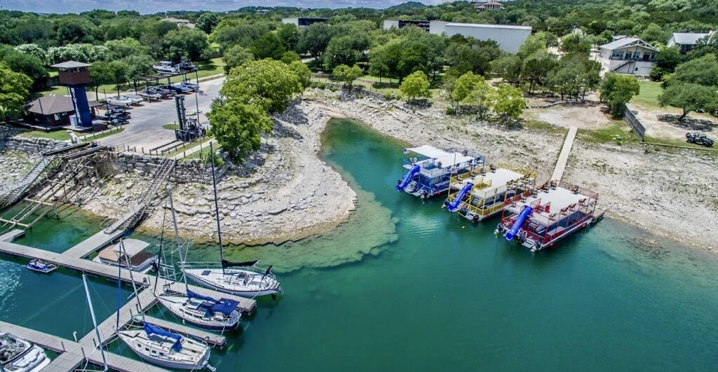 riviera-marina-party-barges-003