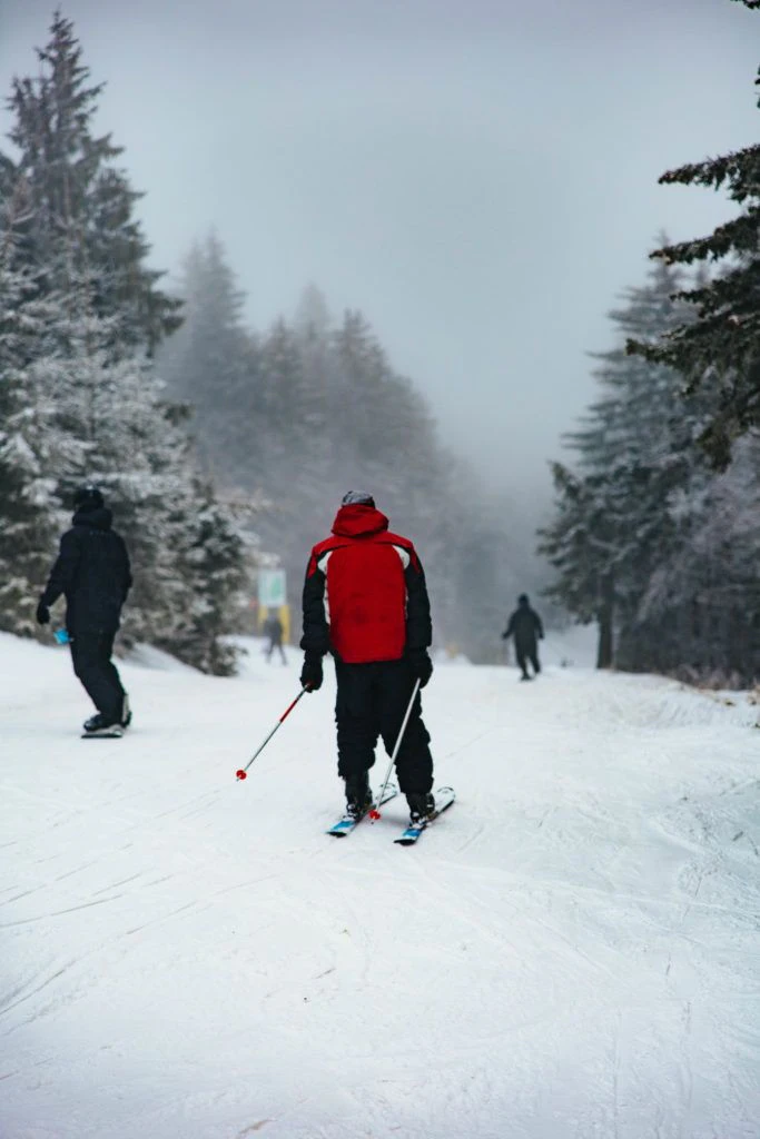 skiing-and-snowboarding-on-snowshoe-mountain-009