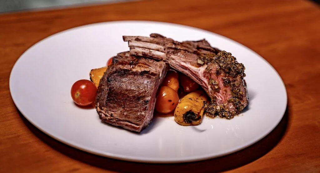 harry-s-steakhouse-and-raw-bar-004