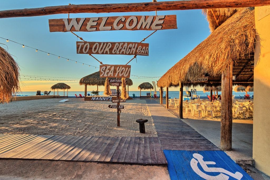 manny-s-beach-club-019
