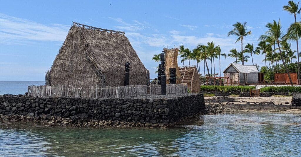 kamakahonu-national-historic-landmark-003