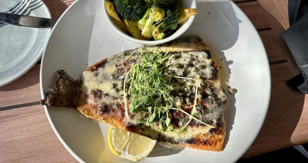 fresco-s-waterfront-bistro-003