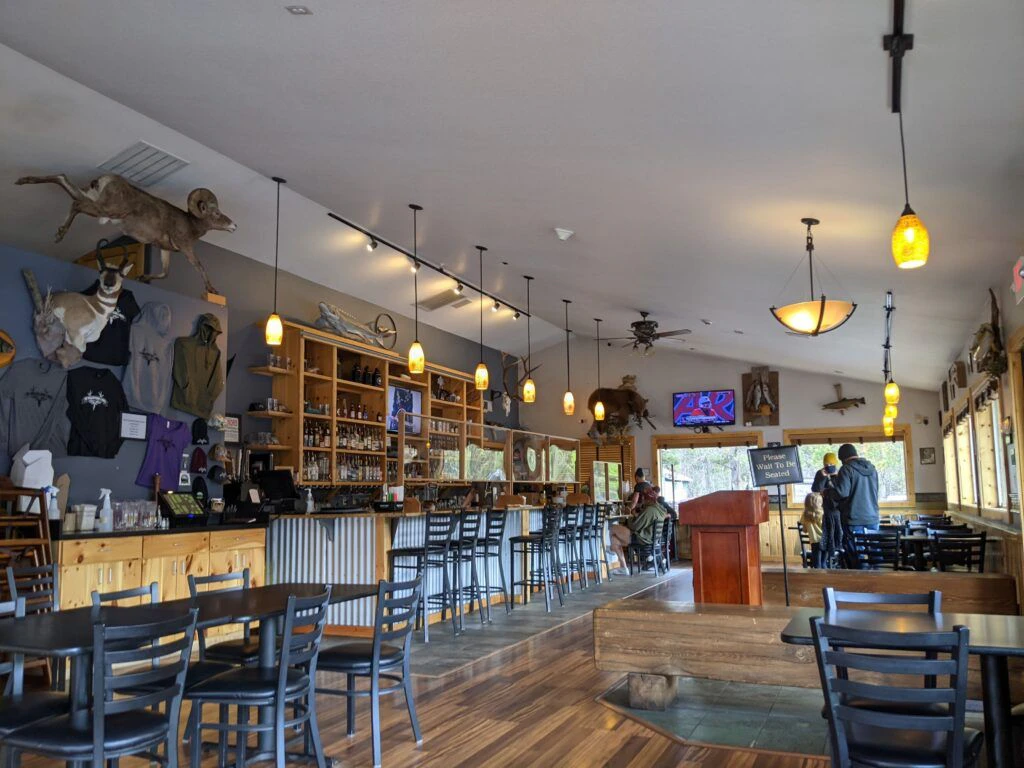 the-wallow-bar-and-grill-001