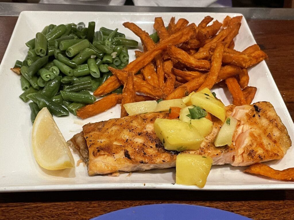 flying-fish-public-market-and-grill-003