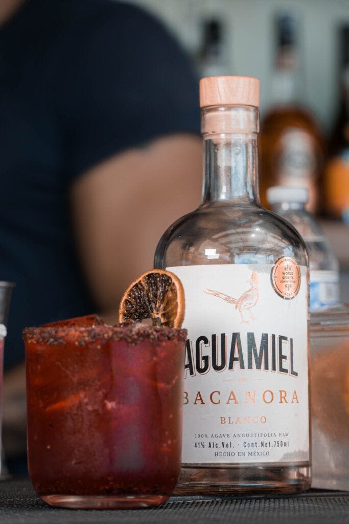 swim-pool-lounge-003