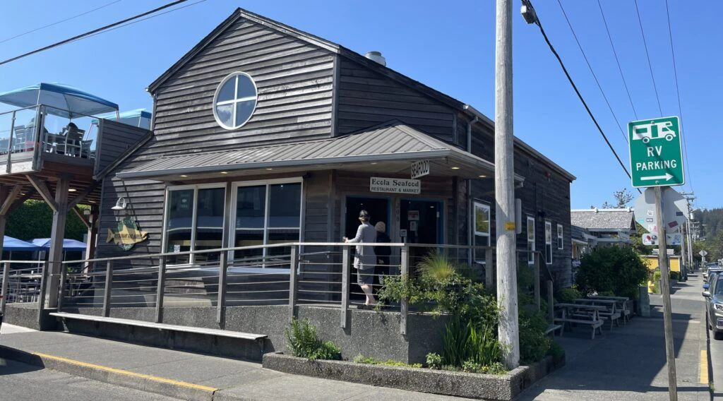 ecola-seafood-restaurant-and-market-001