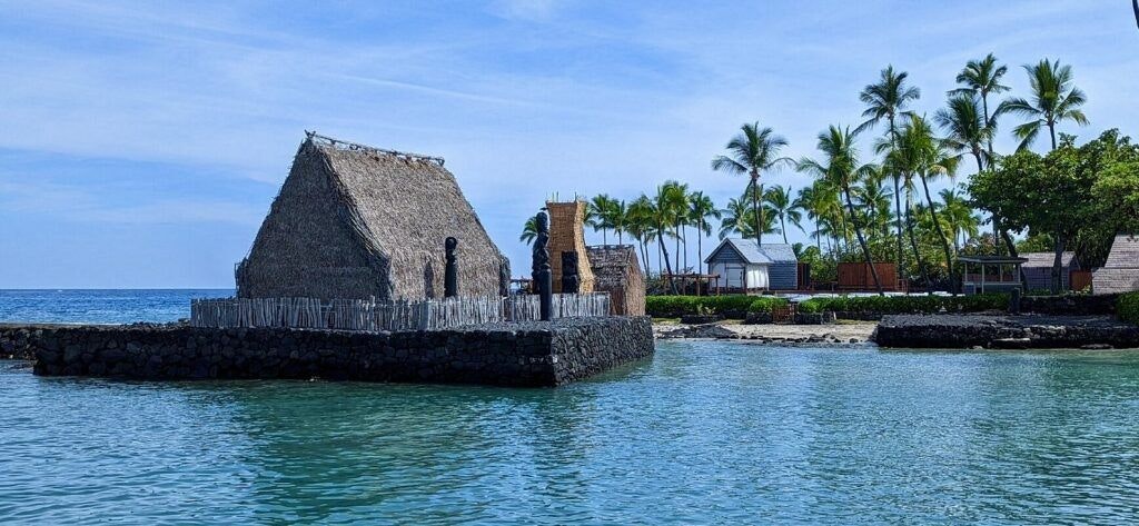 kamakahonu-national-historic-landmark-001