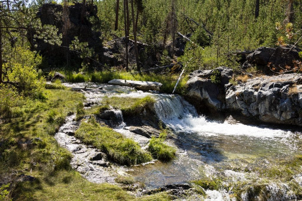 natural-water-slides-hike-and-paulina-plunge-tour-005