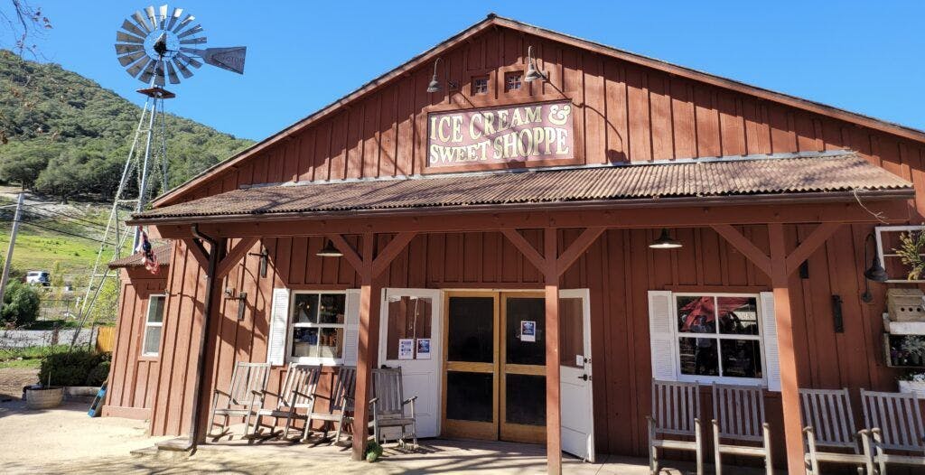 avila-valley-barn-003