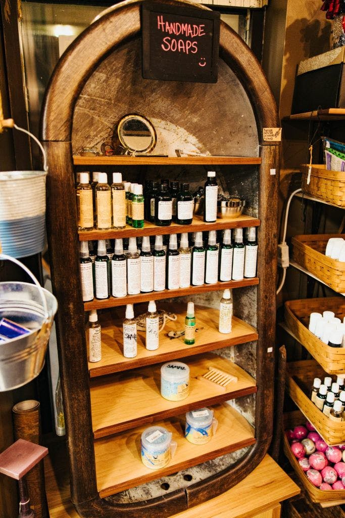 the-creek-company-store-in-silver-creek-009