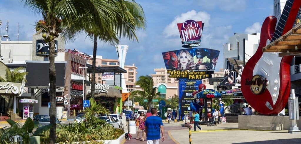 boulevard-kukulcan-003