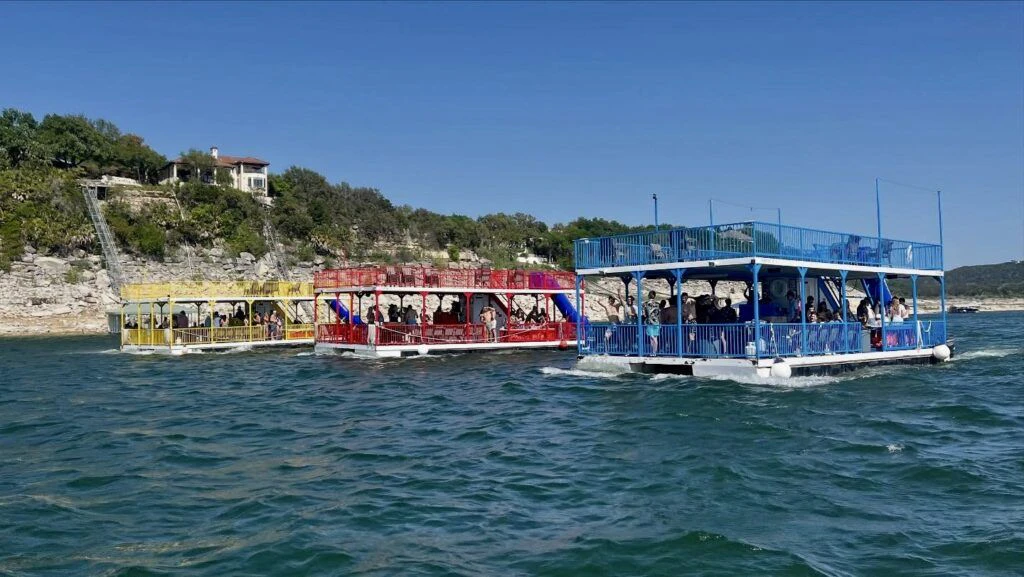 riviera-marina-party-barges-004