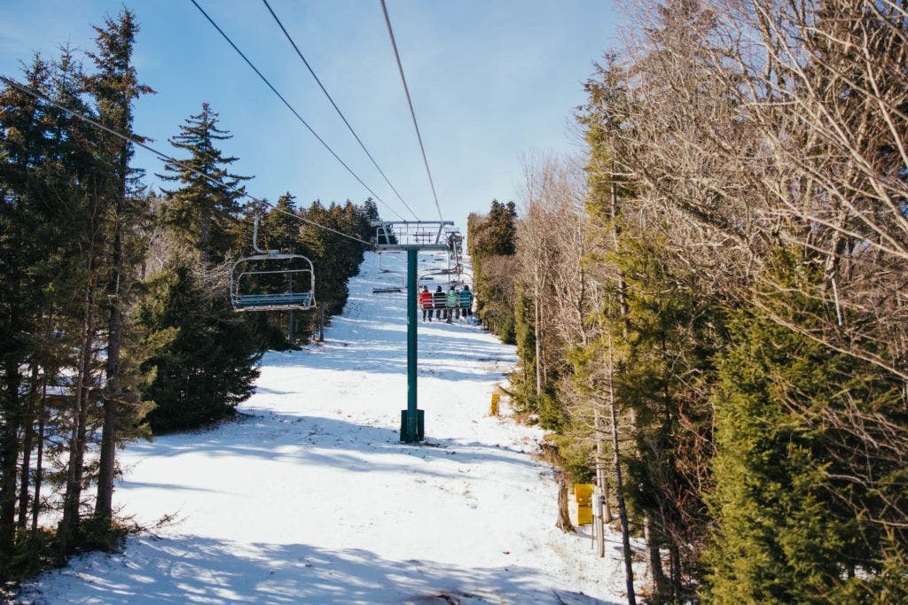 skiing-and-snowboarding-on-snowshoe-mountain-020