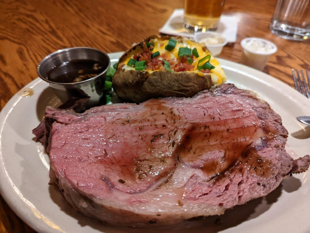 cattlemens-steakhouse-lounge-002