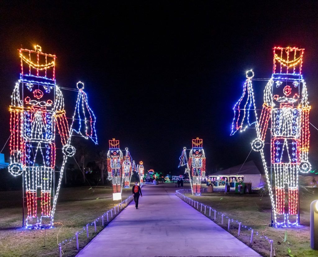 holiday-in-the-gardens-001