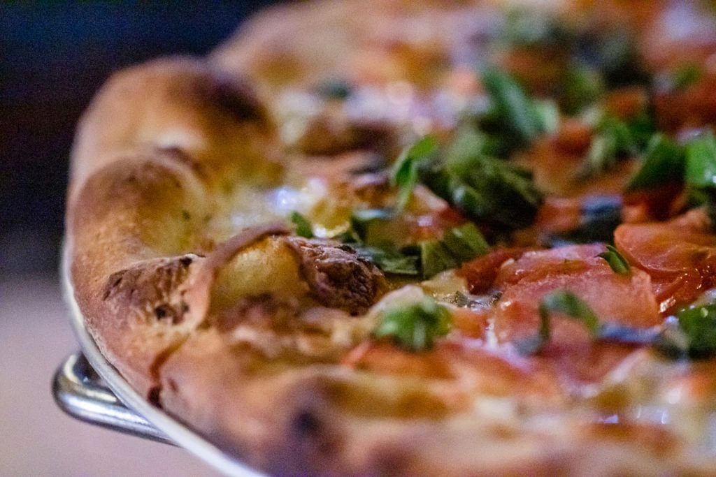 mama-teresa-s-flying-pizza-008