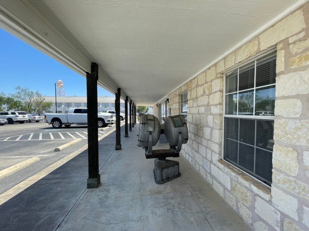 the-airport-diner-009