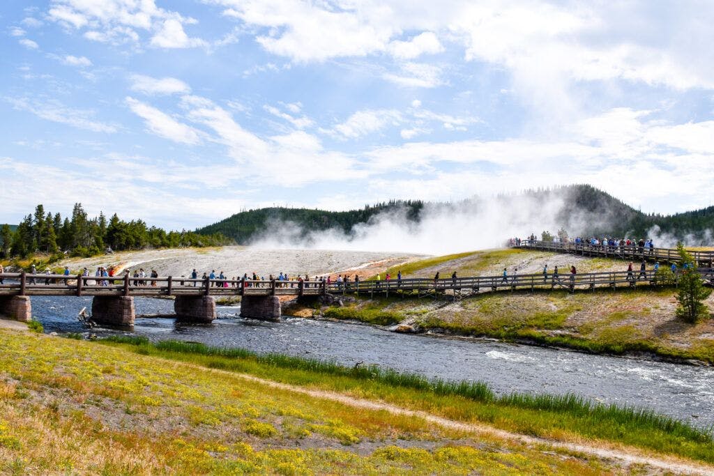 grand-prismatic-spring-003
