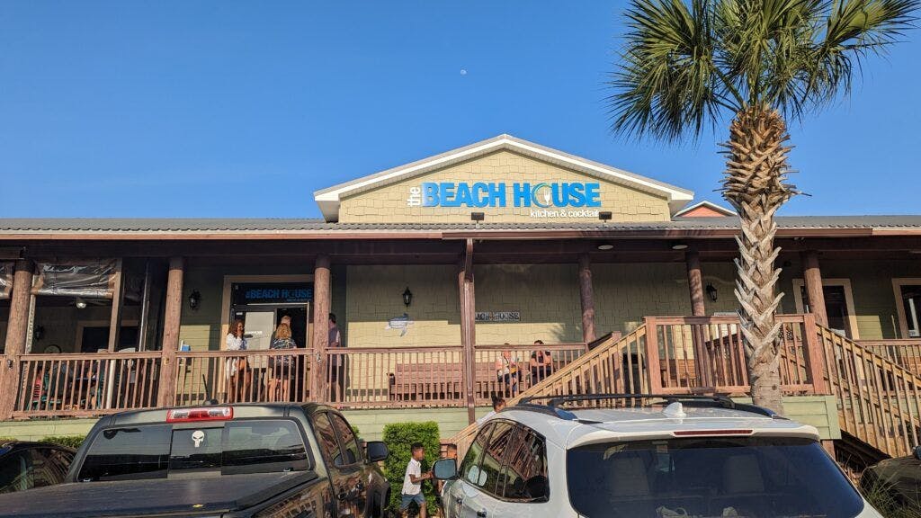 the-beach-house-kitchen-and-cocktail-001