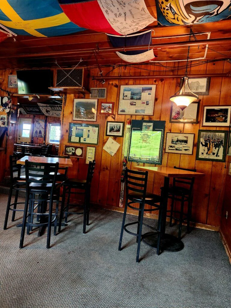 hellroaring-saloon-and-eatery-004