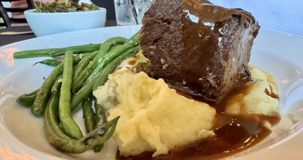 vic-s-on-the-river-004