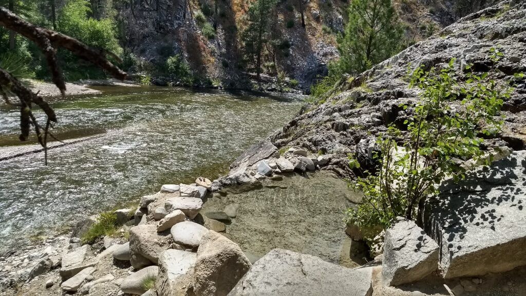 pine-flats-hot-spring-parking-001