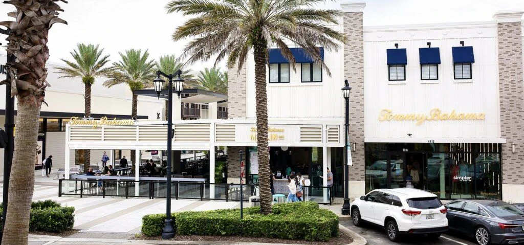 tommy-bahama-marlin-bar-and-store-001