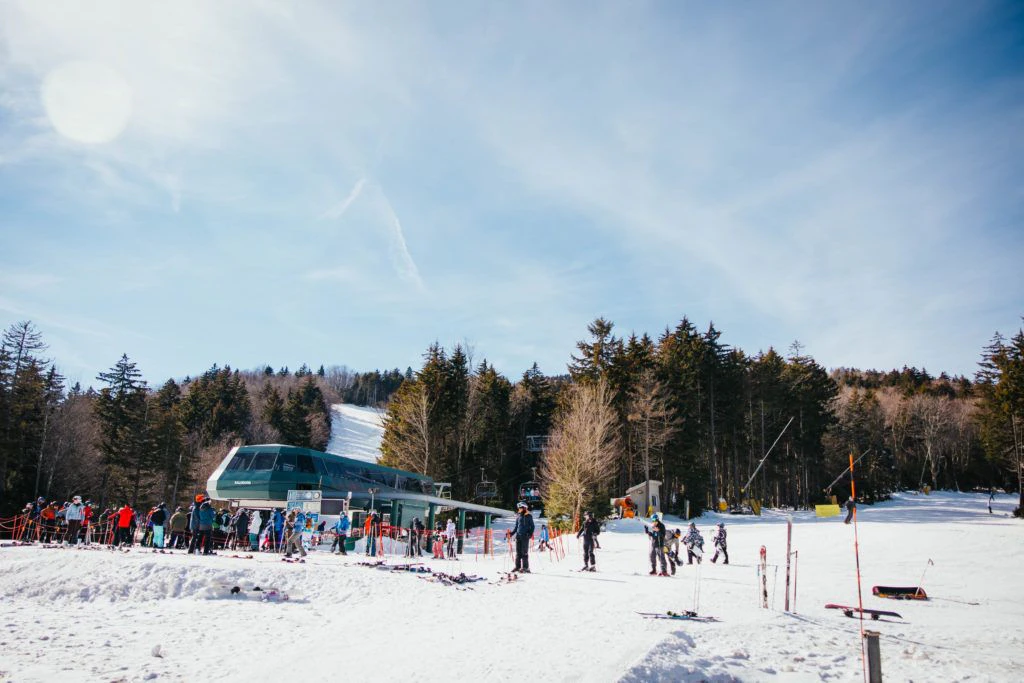 skiing-and-snowboarding-on-snowshoe-mountain-003