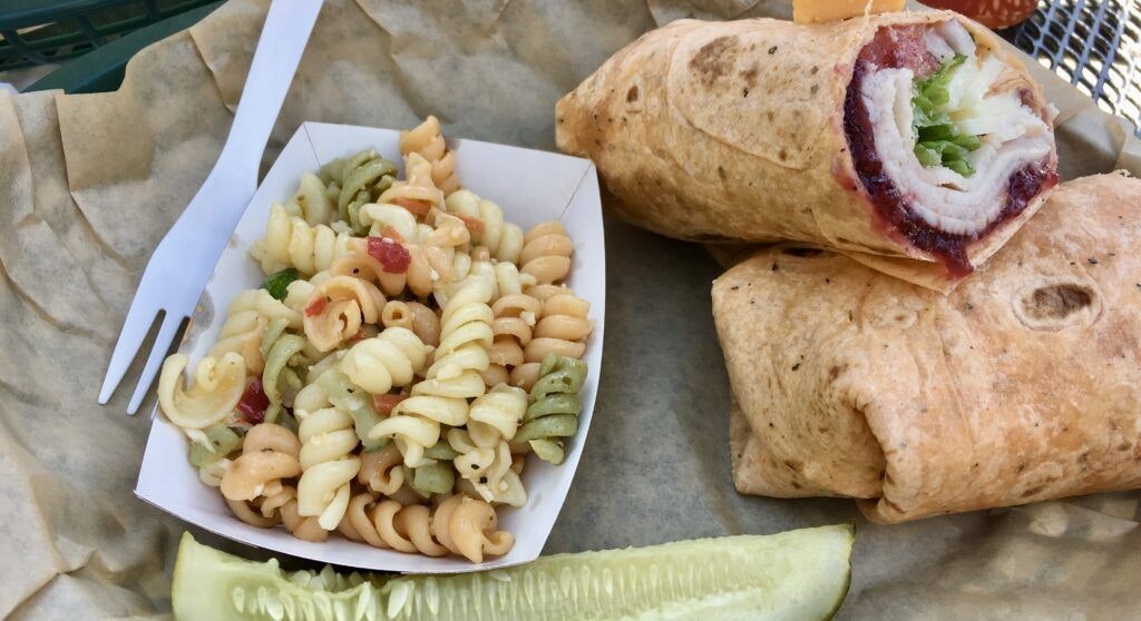 the-gap-deli-at-the-parkway-003