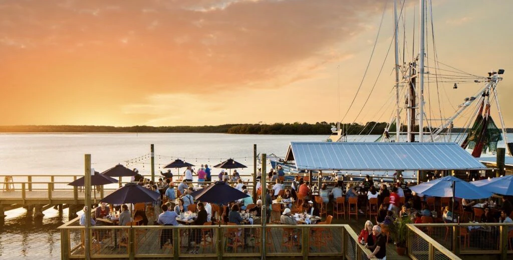 hudson-s-seafood-house-on-the-docks-001