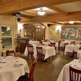 Toma Restaurant & Bar