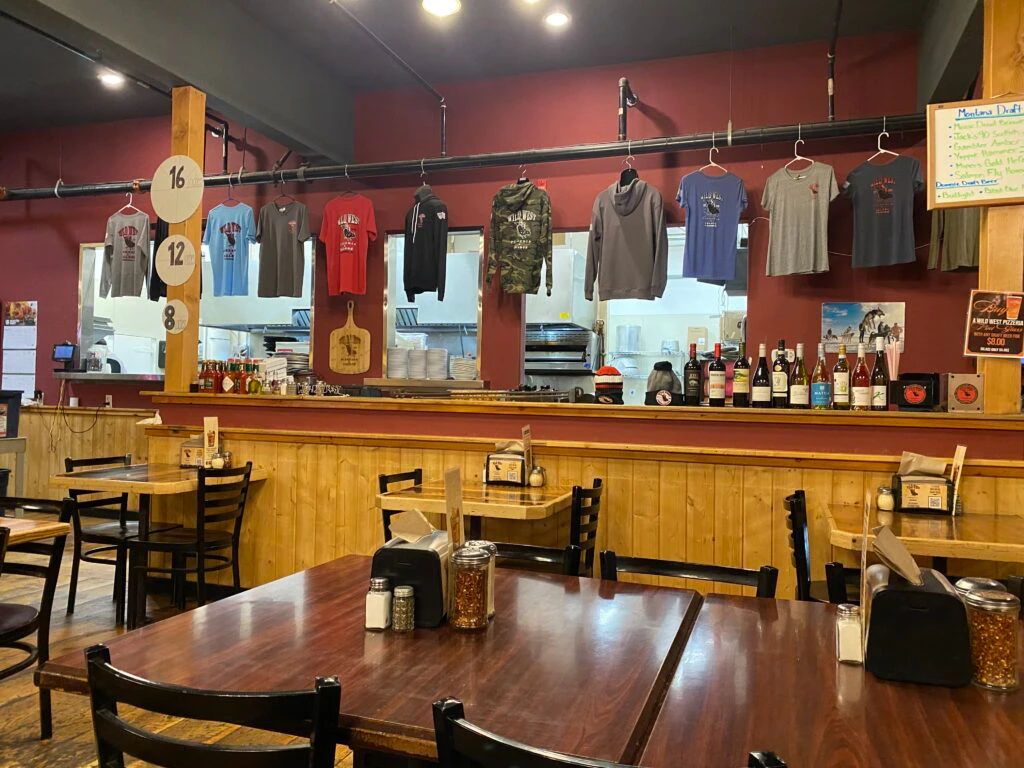 wild-west-pizzeria-and-saloon-003