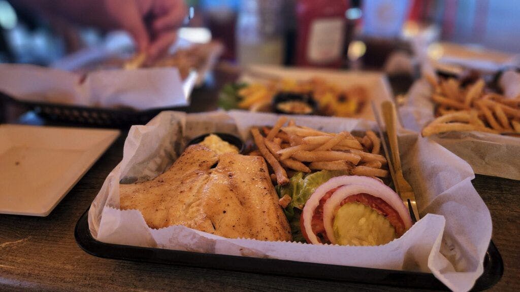 the-river-deck-tiki-bar-and-restaurant-003