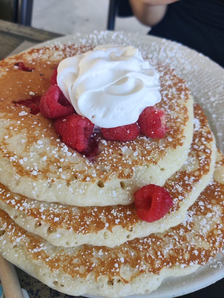 captain-s-galley-002