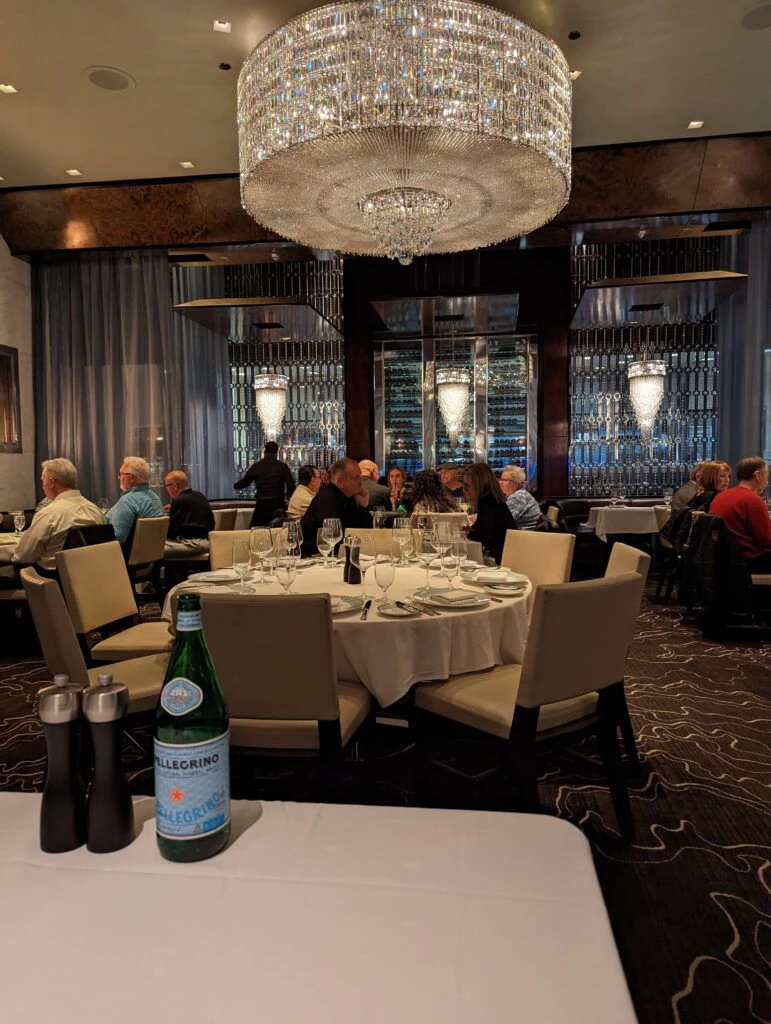 hank-s-fine-steaks-and-martinis-004