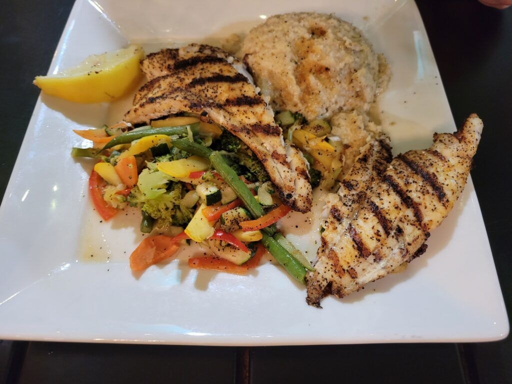 cosmo-s-restaurant-and-bar-002