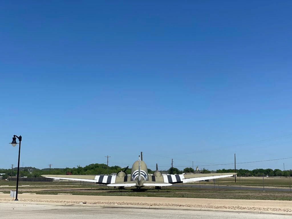 the-airport-diner-003