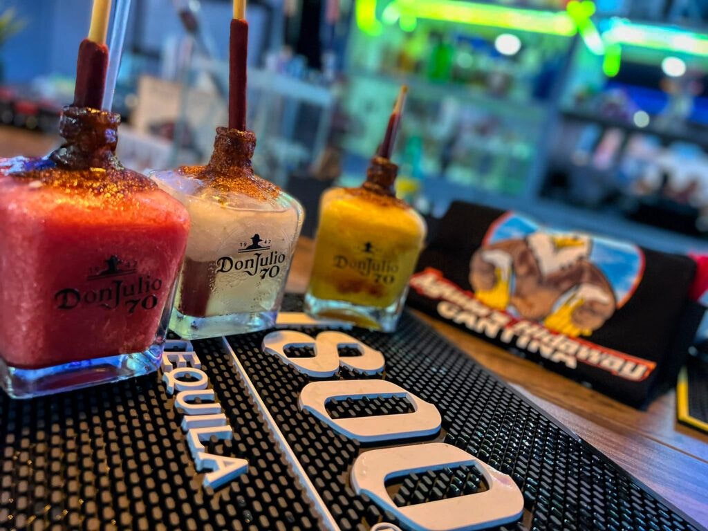 aguila-s-hideaway-cantina-008