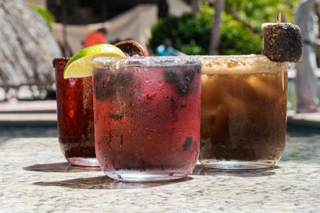 swim-pool-lounge-009