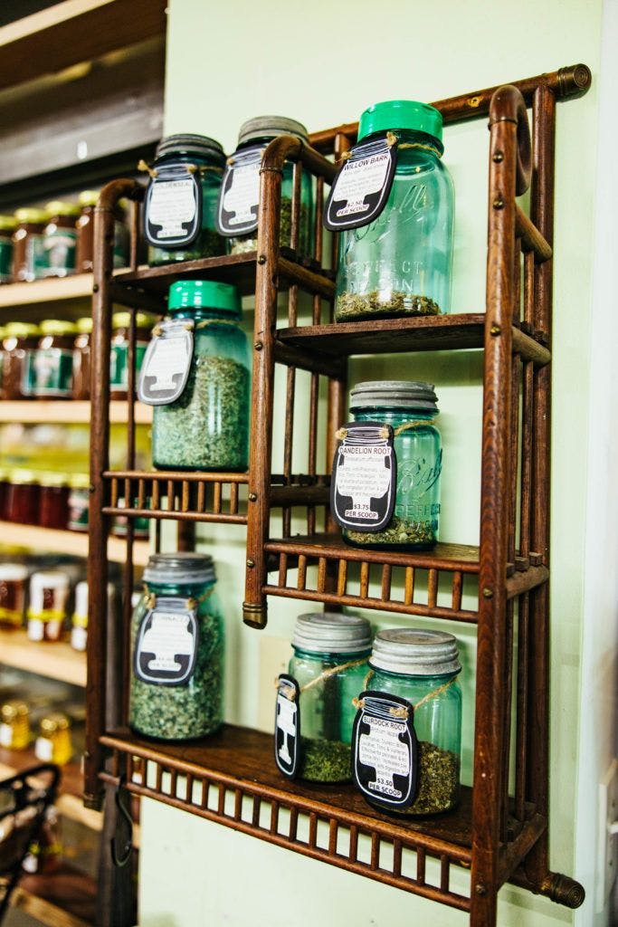 the-creek-company-store-in-silver-creek-011