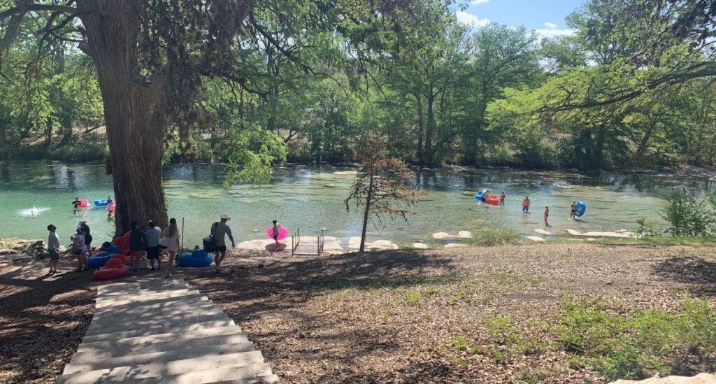 happy-hollow-frio-river-outfitters-002