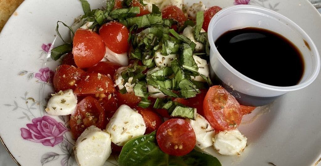 hardheads-icehouse-grill-002