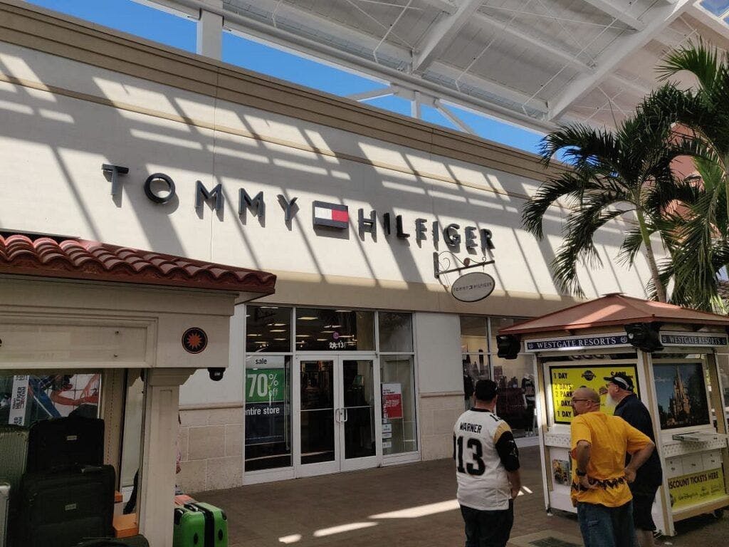 international-drive-outlet-002