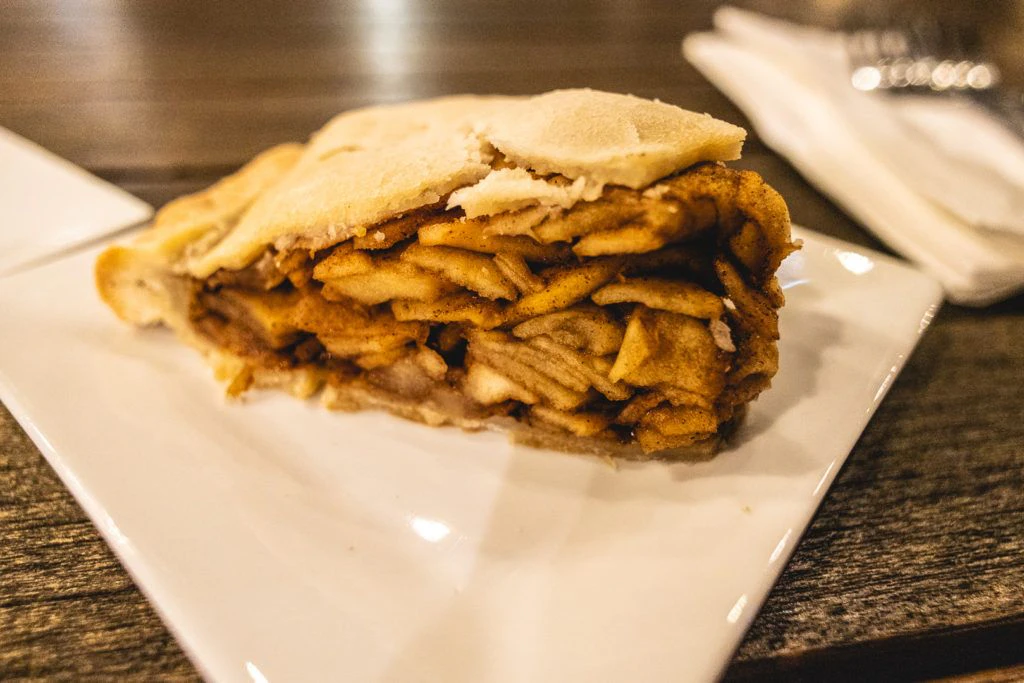 slice-of-humboldt-pie-and-local-cider-bar-005