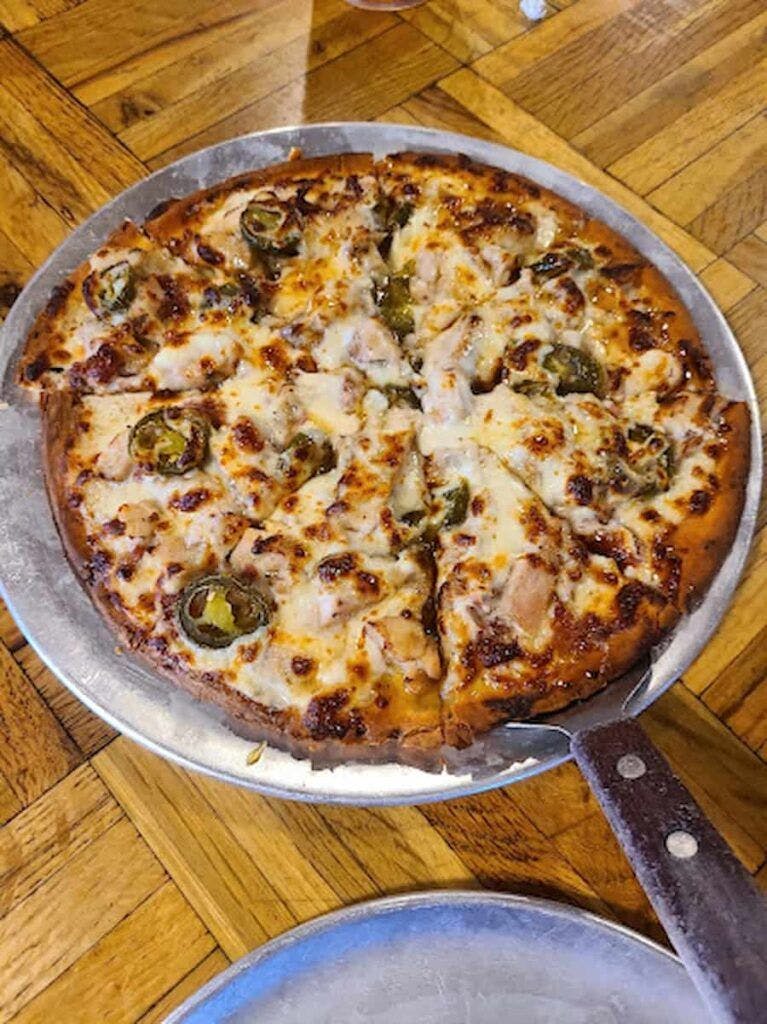 toll-station-pizza-and-grill-002