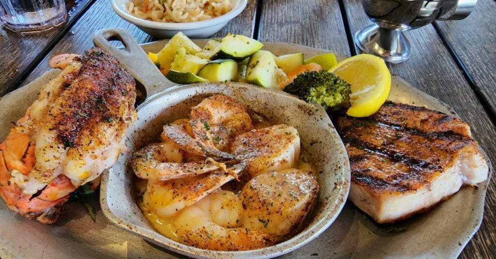 norwood-s-restaurant-and-treehouse-bar-002